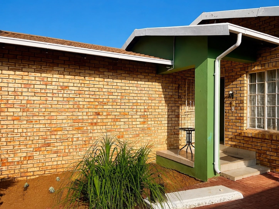 3 Bedroom Property for Sale in Geelhoutpark North West